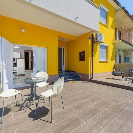House With Apartments Mila Умаг Екстер'єр фото