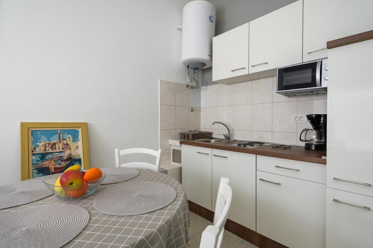 House With Apartments Mila Умаг Екстер'єр фото